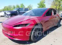 2024 Tesla Model 3 фото
