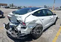 2024 Tesla Model 3 фото