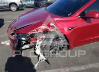 2024 Tesla Model 3 фото