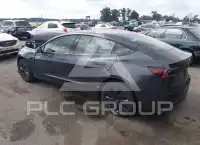 2024 Tesla Model 3 фото