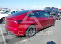 2024 Tesla Model 3 фото