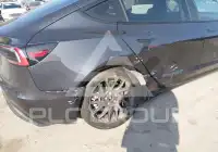 2024 Tesla Model 3 фото