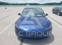 2024 Tesla Model 3 фото