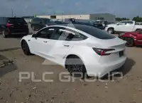 2024 Tesla Model 3 фото