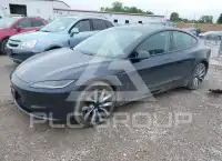 2024 Tesla Model 3 фото