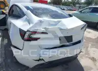 2024 Tesla Model 3 фото