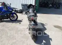 2024 Yamaha YZF-R1 фото
