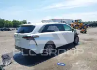 2024 Toyota SIENNA фото