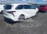 2024 Toyota SIENNA фото