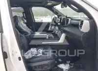 2024 Toyota SEQUOIA фото