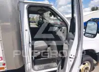 2024 Ford E-350 фото