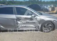 2024 Hyundai Elantra фото