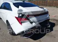 2024 Hyundai Elantra фото