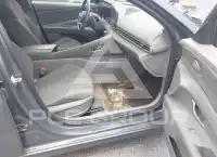2024 Hyundai Elantra фото