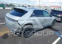 2024 Hyundai Ioniq photo
