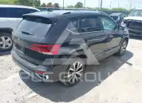 2024 Volkswagen Taos photo
