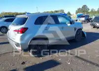 2025 Mitsubishi OUTLANDER photo