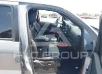2025 Nissan FRONTIER photo