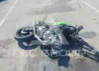 2025 Kawasaki Ninja400 фото