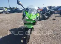 2025 Kawasaki EX500 фото