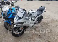 2025 Kawasaki EX500 photo
