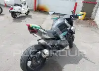 2025 Kawasaki ZR900 photo