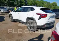 2025 Chevrolet TRAX photo