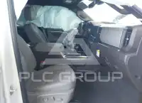 2025 Chevrolet Silverado фото