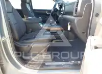 2025 Chevrolet Silverado фото