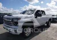 2025 Chevrolet Silverado фото