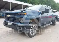 2025 Chevrolet Silverado фото