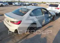 2025 BMW 330 photo