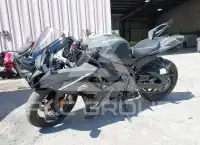 2025 Suzuki GSX-R600 фото