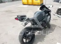 2025 Suzuki GSX-R600 фото