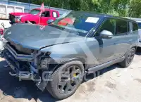 2025 Rivian R1S фото