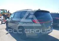 2025 Chrysler PACIFICA photo