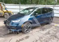 2025 Chrysler PACIFICA photo