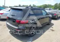 2025 Mercedes Benz GLB 250 фото