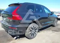 2025 Volvo XC60 фото