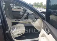 2025 Volvo XC60 фото