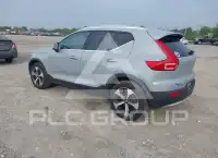 2025 Volvo XC40 фото