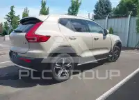 2025 Volvo XC40 фото