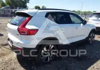 2025 Volvo XC40 фото