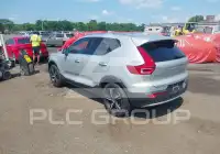 2025 Volvo XC40 photo