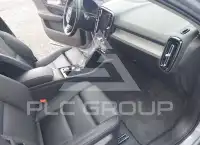 2025 Volvo XC40 фото