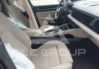 2025 Porsche MACAN photo