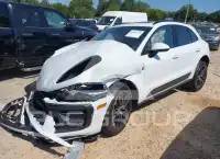 2025 Porsche MACAN photo