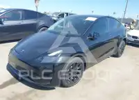 2025 Tesla Model Y фото