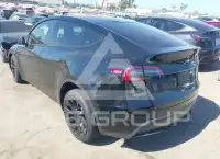 2025 Tesla Model Y фото