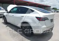 2025 Tesla Model Y фото
